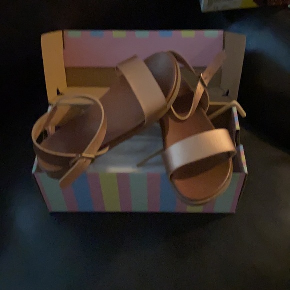 Sandals - Picture 2 of 2